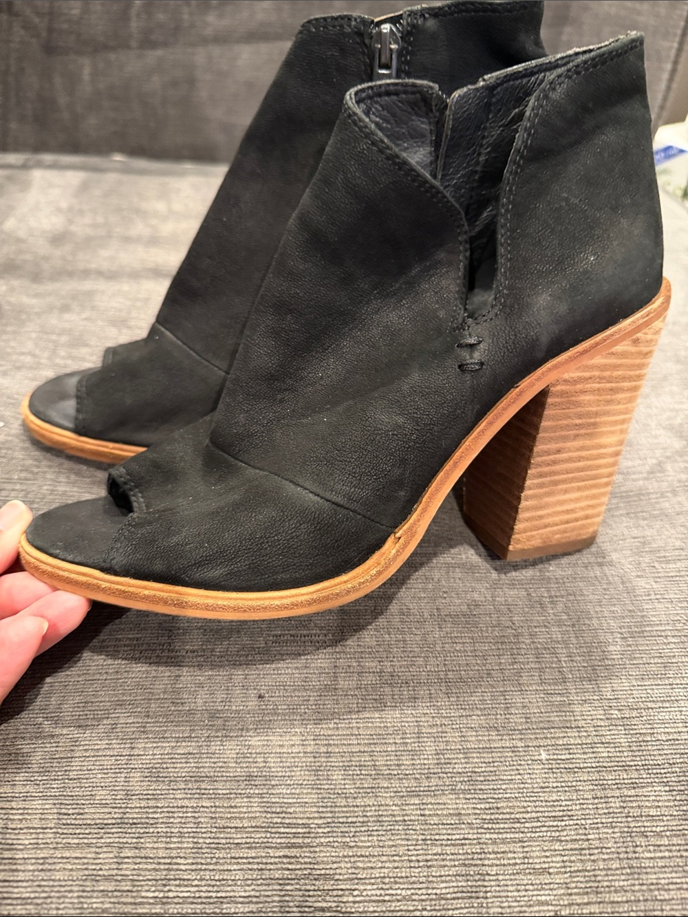 Vince Camuto Womens Black Open-Toe Block Heel Booties Size 8M